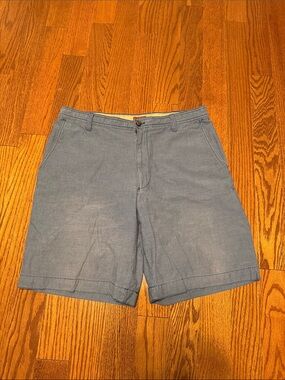 Izod Men's Slate Blue Flat-Front Shorts
